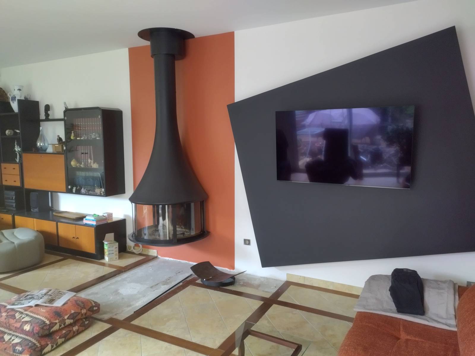 cheminée métallique suspendue sur mesure JC Bordelet à Salon de Provence