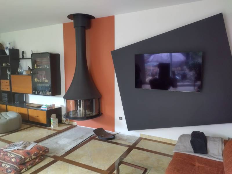 cheminée métallique suspendue sur mesure JC Bordelet à Salon de Provence